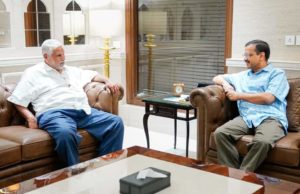 “અંડર ટેબલ ઓપરેશન”: છોટુ વસાવાએ અરવિંદ કેજરીવાલ સાથે કરી બેઠક, ગુજરાત કોંગ્રેસને આપી શકે છે ઝટકો!