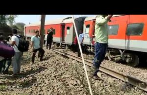 નાસિક પાસે મોટી રેલ્વે દુર્ઘટના: ‘પવન એક્સપ્રેસ’ના 10 ડબ્બા પાટા પરથી ખડી પડ્યા; એકનું મોત, અનેક ઘાયલ, જુઓ Video