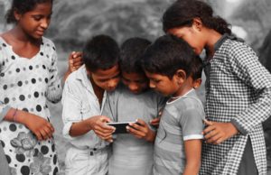 AMC સ્કૂલ બોર્ડ દ્વારા 5000 અનાથ, જરૂરિયાતમંદ વિદ્યાર્થીઓને 10,000 રૂ.નો સ્માર્ટ ફોન અપાશે “Free”, ઓનલાઈન શિક્ષણની પણ સુવિધા મળશે!