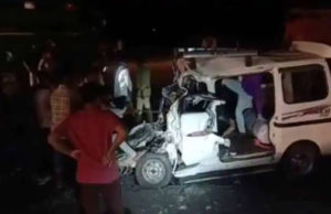 લીંબડીના કાટરીયા ગામ પાસે ગોઝારો અકસ્માત; ઈકો કાર અને લક્ઝરી બસ વચ્ચે ટક્કર થતા 4ના મોત, પતરાં ચીરીને મૃતદેહો કાઢ્યા બહાર!