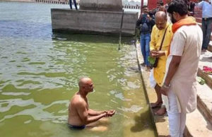 શેખ ઝફર શેખ બન્યા ચેતનસિંહ રાજપૂત; ગૌમૂત્ર અને ગાયના છાણથી સ્નાન કરીને અપનાવ્યો ‘હિન્દુ ધર્મ’?