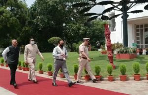 દિલ્હીના LGના શપથ સમારોહમાં નારાજ થયા હર્ષવર્ધન, બેસવાની “જગ્યા ના મળતા” નારાજ થયા હર્ષવર્ધન; ગુસ્સામાં સમારોહ છોડીને જતાં રહ્યા!