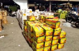 જૂનાગઢ યાર્ડમાં 10,000 બોક્સની થઈ આવક, 2 વર્ષમાં આવેલ વાવાઝોડા અને ક્લાઈમેટ ચેન્જના કારણે 30% જેટલો કેસર કેરીના પાકનો ઉતારો!