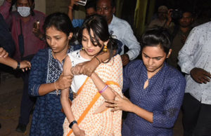 ‘એક્ટ્રેસની નાસિકમાંથી ધરપકડ’; મરાઠી હીરોઈન કેતકી ચિતલે પર ફેંકવામાં આવી ‘કાળી શાહી’, શરદ પવાર પર કરી હતી આપત્તિજનક ટિપ્પણી!