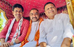 સસ્પેન્સ યથાવત : જામનગરમાં ભાગવત સપ્તાહની પોથીયાત્રામાં નરેશ પટેલે આપી હાજરી, ભાજપના નેતાઓ સાથે એક જ રથમાં કરી ‘સવારી’?!