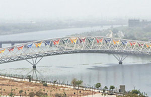 અમદાવાદનું નવું આકર્ષણ ‘અટલ બ્રિજ’; એલિસબ્રિજ અને સરદારબ્રિજ વચ્ચે 75 કરોડ રૂ.ના ખર્ચે બાંધવામાં આવેલો આઇકોનિક ફૂટ ઓવરબ્રિજ બનીને તૈયાર!