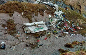 પહાડોમાં ક્રેશ થયું પ્લેન; આર્મીને કાટમાળમાંથી મળ્યા 14 મૃતદેહ; ચાર ભારતીય અને ત્રણ ક્રૂ-મેમ્બર્સ સહિત 22 મુસાફરો હતા, 43 વર્ષ હતું જૂનું વિમાન!