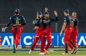 IPL-2022 : “માહી”ની ટીમ લગભગ પ્લેઓફની બહાર; બેંગ્લોરે ચેન્નઈને 13 રને હરાવ્યું, હર્ષલની ત્રણ વિકેટ!