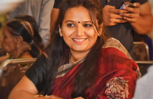 બહેન થઈ નારાજ, ભાઈ પર કાઢ્યો ગુસ્સો; “હાર્દિક પટેલ તેનું “સ્વમાન અને ઈમાન” મૂકીને ભાજપમાં જોડાશે, ત્યાં તેનું પતન નિશ્ચિત છે” : રેશમા પટેલ