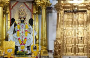 શામળાજી મંદિરનો મુખ્ય દરવાજાને સોનાથી જડિત બનાવાયો, આ પહેલાં ચાંદીથી મઢેલા હતા દરવાજા!