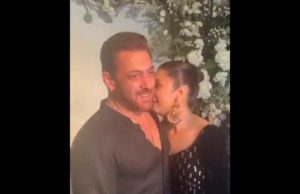 સલમાન-શહનાઝ વચ્ચેનું બોન્ડિંગ ચર્ચામાં; ઈદ પાર્ટીમાં સલમાન ખાનના પ્રેમમાં પડી શહનાઝ ગિલ, સલમાનને ગળે લગાવ્યો ને કરી”Kiss”, જુઓ Video