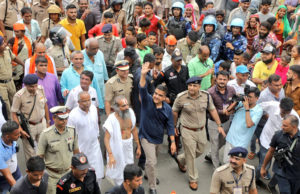 145મી રથયાત્રામાં સુરક્ષાની સમીક્ષા; રથયાત્રાના રૂટ પર ચાલ્યા હર્ષ સંઘવી થયા પરસેવે રેબઝેબ, ખાડિયા-જમાલપુરમાં મુસ્લિમોએ પુષ્પવર્ષા કરી વધાવ્યા!