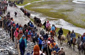 અમરનાથ યાત્રા અટકાવી દેવાઈ : આર્મીએ જીવના જોખમે સેંકડોને સુરક્ષિત કાઢ્યા, 1 દિવસમાં બાદ ફરી થશે શરૂ યાત્રા, ટેન્ટ અને ભોજન કરી દેવાયાં FREE!