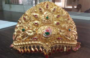 અંબાજીમાં દાનની સરવણી : અંબાજી મંદિરમાં થયો સોનાનો વરસાદ, અમદાવાદના માઇભક્તે માતાજીને સવા પાંચ લાખ રૂપિયાનો સુવર્ણ મુગટ કર્યો અર્પણ!