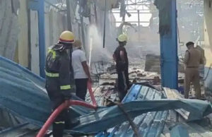 યુપીમાં ફેક્ટરીનું ફાટ્યું બોઈલર; પ્લાસ્ટિક ફેક્ટરીમાં આઠ શ્રમિકોના કરુણ મોત, 20 ગંભીર રીતે ઈજાગ્રસ્ત, પીગળેલું પ્લાસ્ટિક લોકોના શરીર પર ચોટી ગયું!