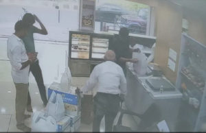 ડ્રાયફ્રૂટના વેપારી સાથે પ્રસાદના નામે છેતરપિંડી; સુરતમાં વીરપુરના જલારામ મંડળના વડાની ઓળખ આપી 80 હજાર રૂપિયાના ડ્રાયફ્રૂટ ખરીદી રફુચક્કર!