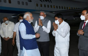 2 દિવસ પ્રધાનમંત્રી ગુજરાતમાં : આજે રાત્રે માતા હિરાબાના લેવા જશે આશીર્વાદ, આવતીકાલે સવારે પાવાગઢ મહાકાળી માતાના કરશે દર્શન, બે માતાના આશીર્વાદ બાદ લોકાર્પણ અને ખાતમૂહુર્ત કરશે!