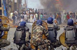 જુમ્માની નમાઝ પછી 3 રાજ્યમાં હોબાળો; હાવડામાં પથ્થરમારો તો રાંચીમાં ઇન્ટરનેટ બંધ; ઉત્તર પ્રદેશના 8 શહેરમાં હિંસક પ્રદર્શન, 227 લોકોની ધરપકડ!