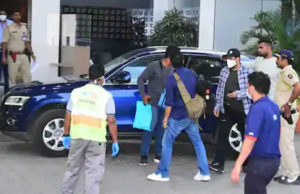 મજાક : વૉક બાદ સલીમ ખાન જે જગ્યા પર બેસે છે, ત્યાંથી ગાર્ડને ધમકીભર્યો મળ્યો હતો “પત્ર”; સલમાને કહ્યું, મને ધમકી મળી નથી, મારો કોઈ દુશ્મન નથી!