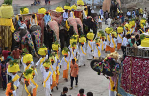 રથયાત્રામાં પહેલીવાર અયોધ્યાના રામમંદિરની ઝાંખી; મંદિરે પહેલા પહોંચનારી 10 ટ્રકને અપાશે ઈનામ, દરેક ટ્રકમાંથી પ્રસાદનું વિતરણ કરાશે!