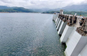 53 જળાશય હાઇએલર્ટ : ગત વર્ષ કરતા આ વર્ષે ડેમોમાં 18% વધુ પાણી; નર્મદાની સપાટી 5 મીટર વધી, 35 જળાશયોમાં 100%થી વધુ જળસંગ્રહ!