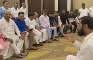 11 દિવસ બાદ મુંબઈ પરત ફર્યાં શિંદેના સાથી; બળવાખોર ધારાસભ્યોને લઈ મુંબઈ પહોંચ્યા શિંદે, હોટેલમાં ભાજપ-શિવસેનાની યોજાશે સંયુક્ત બેઠક!