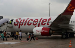 પેસેન્જરોએ મચાવ્યો હોબાળો : દુબઈથી ફ્લાઇટ અમદાવાદ આવી પરંતુ પેસેન્જરોનો લગેજ રહી ગયો, એરલાઇને ઘરે પહોંચાડી દેવાની આપી ખાતરી!