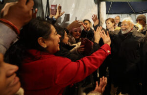 ભારતીયોને પગમાં બેડી, હાથે હાથકડી મુદ્દે વિપક્ષનો વિરોધ, સત્તા શાંત : મોદીને આવકારનારા અમેરિકન ભારતીયો ચૂપ ?