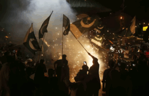 ભારતને યોગ્ય જવાબ આપ્યાના આનંદ સાથે પાકિસ્તાનના રસ્તાઓ ઉપર ઉજવણીનો માહોલ !