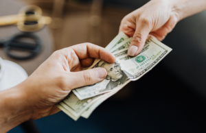 અમેરિકામાં રાજપુરના કેતન પટેલે ભારતમાં પૈસા ટ્રાન્સફર કરવાનું કહી લોકોને લાખ્ખો ડોલરનો ચૂનો ચોપડ્યો !