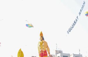 હિન્દુત્વ સત્તાનો મુદ્દો : મોદીએ હનુમાનજીના ચિત્ર વાળા પતંગ ઉપર હાથ અજમાવ્યો, કોઈની ધાર્મિક લાગણી ન દુભાઈ !