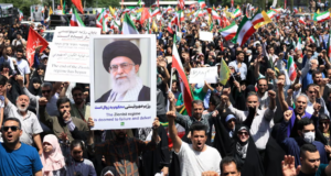 અમેરિકા-ઇઝરાયેલ-ઈરાન વચ્ચે યુદ્ધ, ઇરાનના સુપ્રીમ લીડર ખામીનીનું મોત, દુબઈ-પાકિસ્તાનમાં અસર